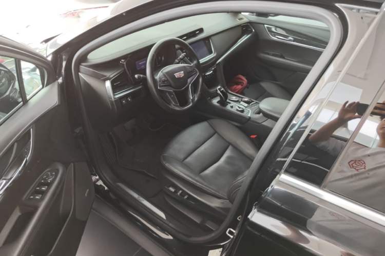 Used Cadillac XT5 2020 Revised Version 28T Luxury Edition Driver Seat
