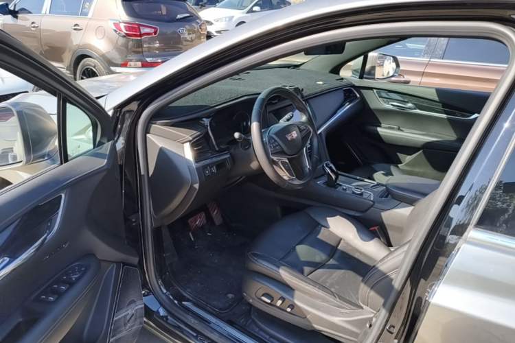 Used Cadillac XT5 2020 28T Luxury Version Driver Seat