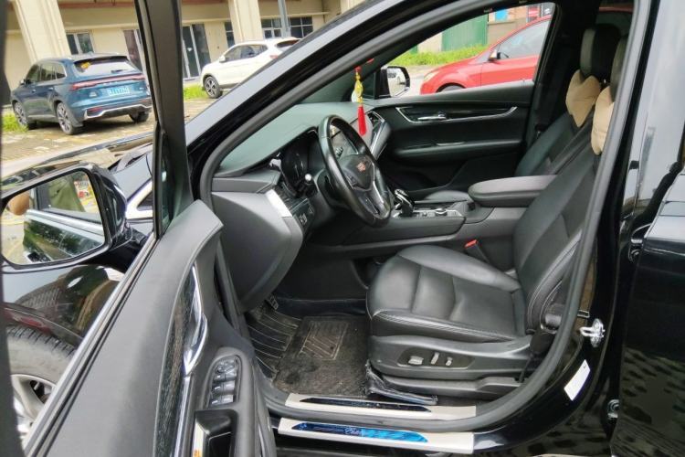 Used Cadillac XT5 2020 28T Luxury Version Driver Seat