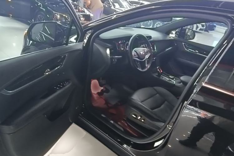 Used Cadillac XT5 2020 Revised Version 28T Luxury Edition Driver Seat