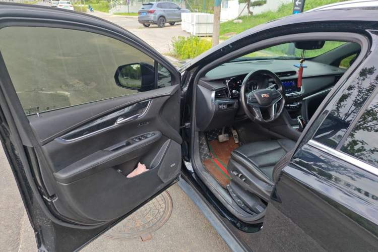 Used Cadillac XT5 2020 28T Luxury Version Driver Seat