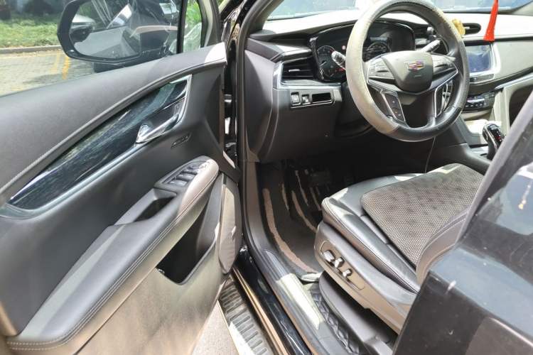 Used Cadillac XT5 2020 28T Luxury Version Driver Seat