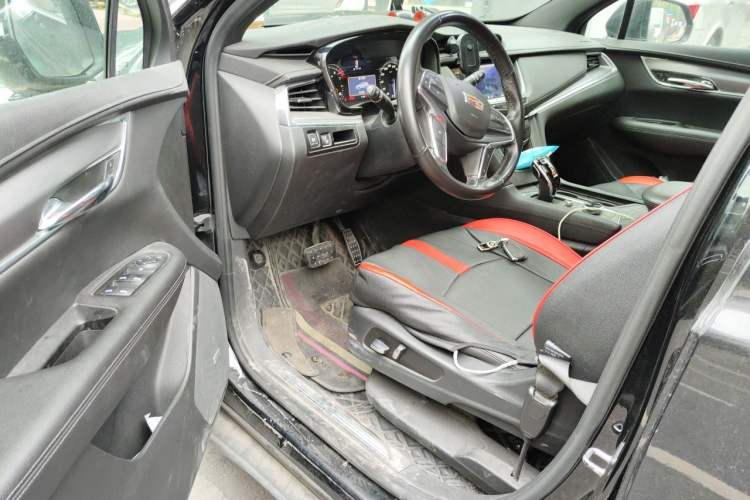 Used Cadillac XT5 2020 Revised Version 28T Tech Edition Driver Seat