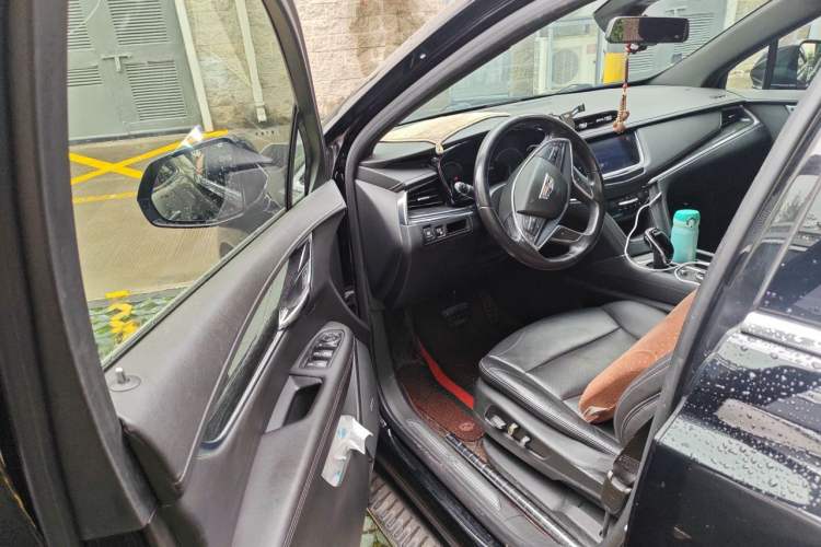 Used Cadillac XT5 2020 28T Luxury Version Driver Seat