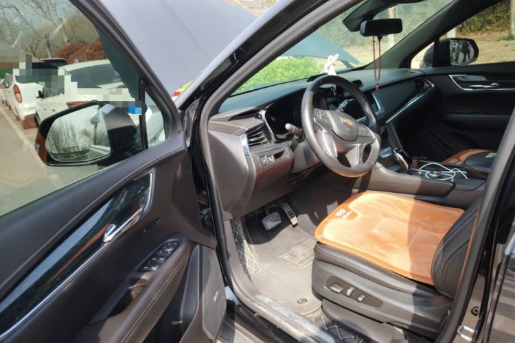 Used Cadillac XT5 2020 28T Luxury Version Driver Seat