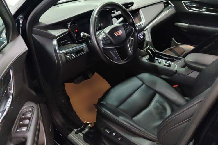 Used Cadillac XT5 2020 28T Luxury Version Driver Seat