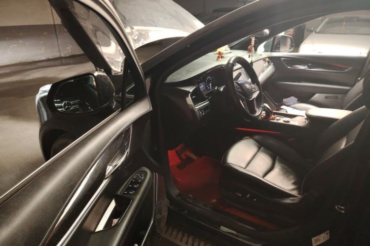 Used Cadillac XT5 2020 Revised Version 28T Luxury Edition Driver Seat