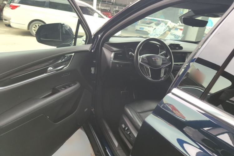 Used Cadillac XT5 2020 28T Luxury Version Driver Seat