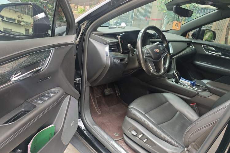 Used Cadillac XT5 2020 28T Luxury Version Driver Seat