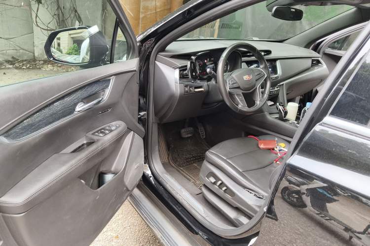 Used Cadillac XT5 2020 28T Luxury Version Driver Seat