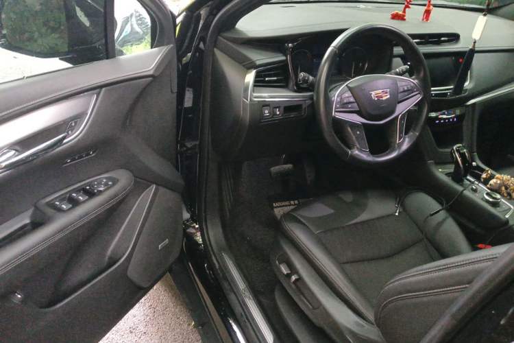 Used Cadillac XT5 2020 28T Tech Edition Driver Seat