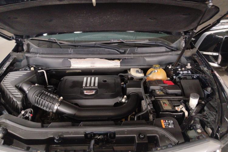Used Cadillac XT5 2020 28T Tech Edition Engine Bay