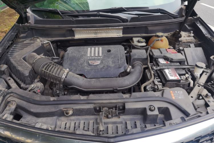 Used Cadillac XT5 2020 28T Luxury Version Engine Bay
