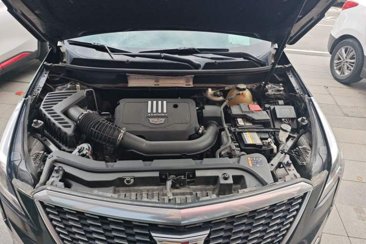 Used Cadillac XT5 2020 28T Luxury Version Engine Bay
