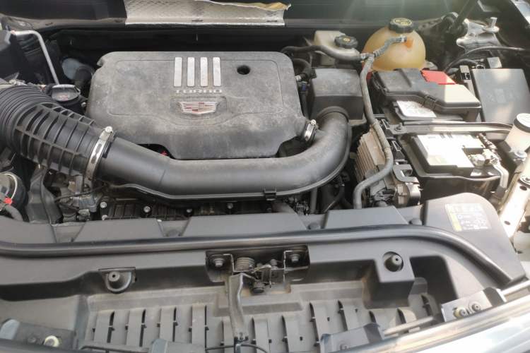 Used Cadillac XT5 2020 28T Luxury Version Engine Bay