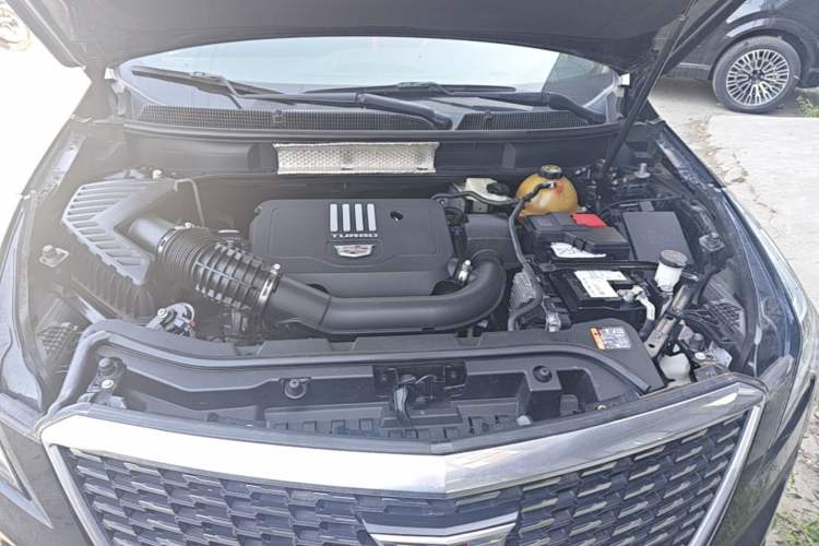 Used Cadillac XT5 2020 28T Luxury Version Engine Bay