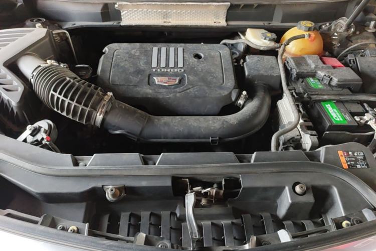 Used Cadillac XT5 2020 28T Luxury Version Engine Bay