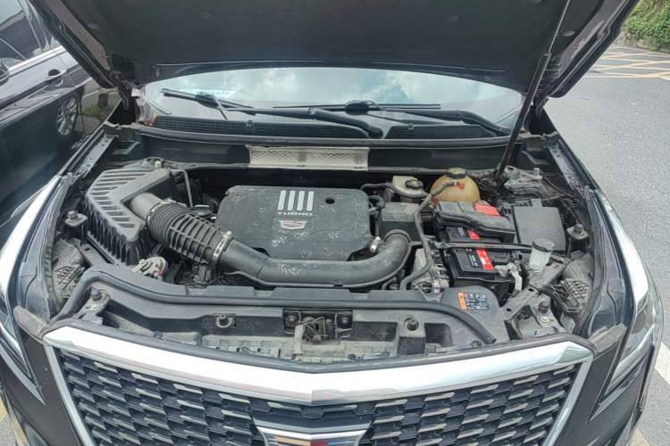 Used Cadillac XT5 2020 28T Tech Edition Engine Bay