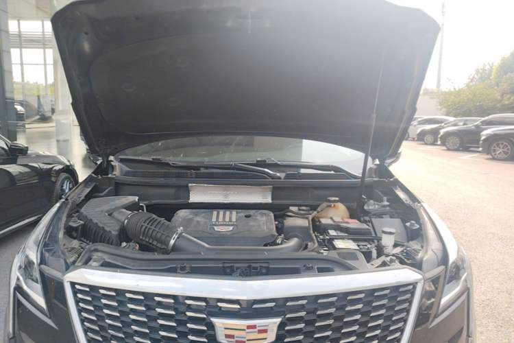 Used Cadillac XT5 2020 28T Luxury Version Engine Bay