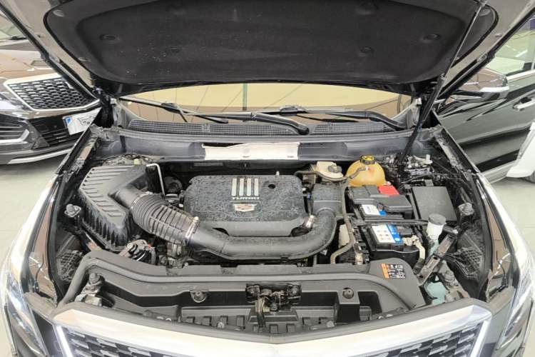 Used Cadillac XT5 2020 Revised Version 28T Luxury Edition Engine Bay