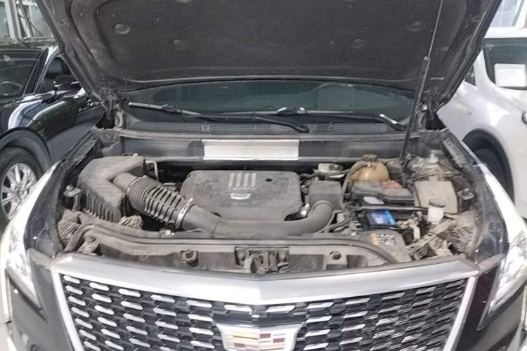 Used Cadillac XT5 2020 28T Luxury Version Engine Bay