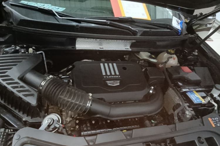 Used Cadillac XT5 2020 28T Luxury Version Engine Bay