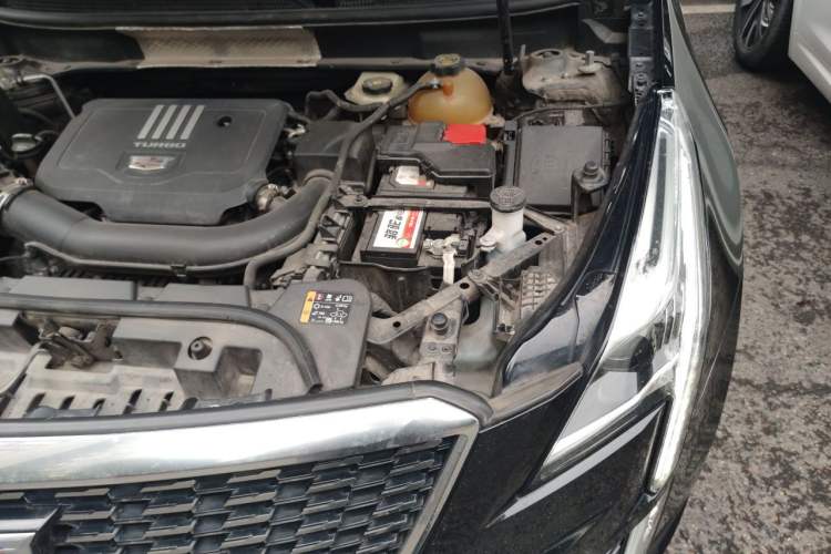 Used Cadillac XT5 2020 Revised Version 28T Luxury Edition Engine Bay Left
