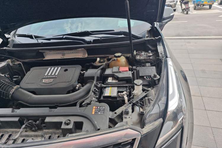 Used Cadillac XT5 2020 28T Luxury Version Engine Bay Left