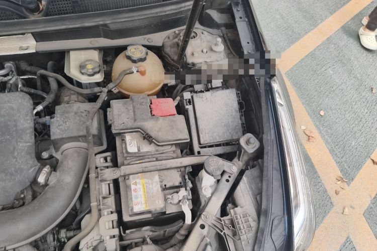 Used Cadillac XT5 2020 28T Luxury Version Engine Bay Left