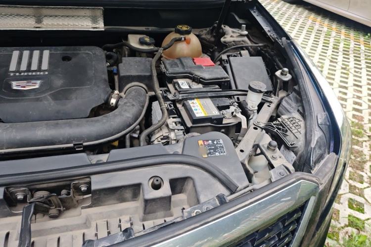 Used Cadillac XT5 2020 Revised Version 28T Luxury Edition Engine Bay Left
