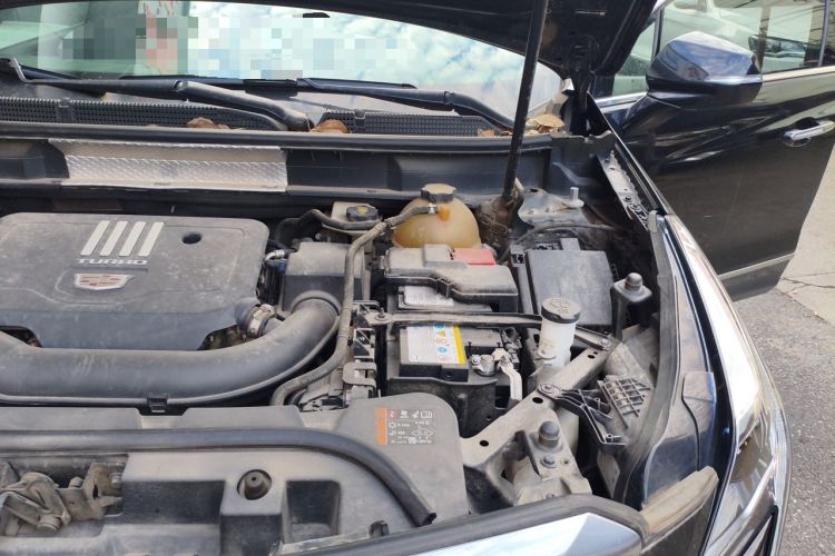 Used Cadillac XT5 2020 28T Luxury Version Engine Bay Left