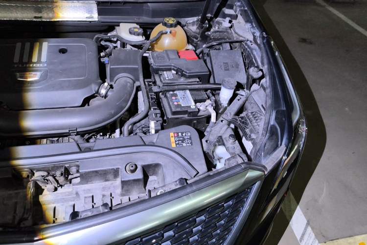 Used Cadillac XT5 2020 Revised Version 28T Luxury Edition Engine Bay Left