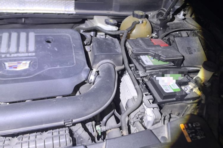 Used Cadillac XT5 2020 28T Luxury Version Engine Bay Left