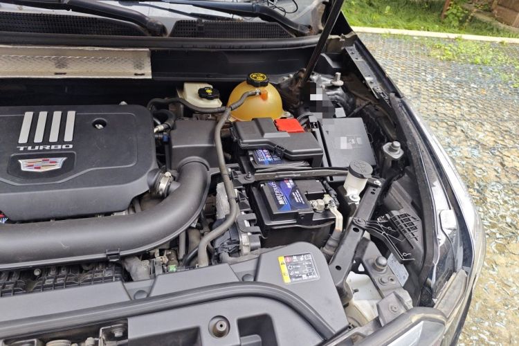Used Cadillac XT5 2020 Revised Version 28T Luxury Edition Engine Bay Left