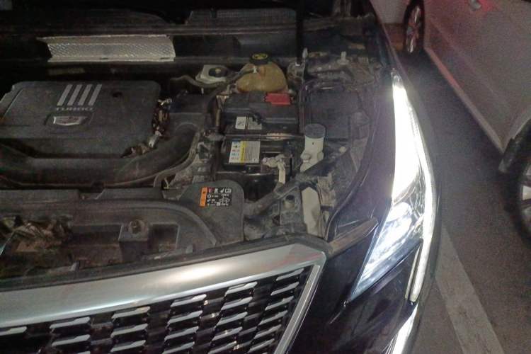Used Cadillac XT5 2020 28T Luxury Version Engine Bay Left