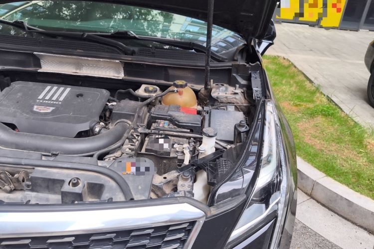 Used Cadillac XT5 2020 28T Luxury Version Engine Bay Left