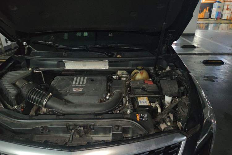 Used Cadillac XT5 2020 28T Luxury Version Engine Bay Left