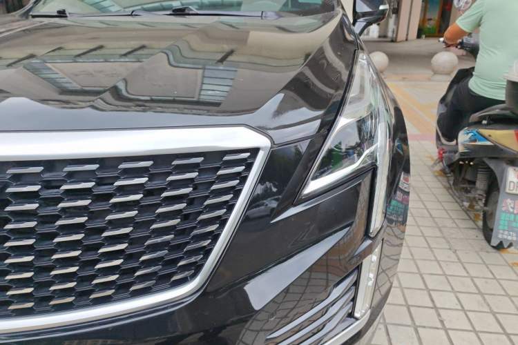 Used Cadillac XT5 2020 28T Luxury Version Engine Bay Left