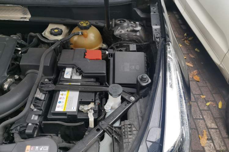 Used Cadillac XT5 2020 28T Four-Wheel Drive Luxury Version Engine Bay Left