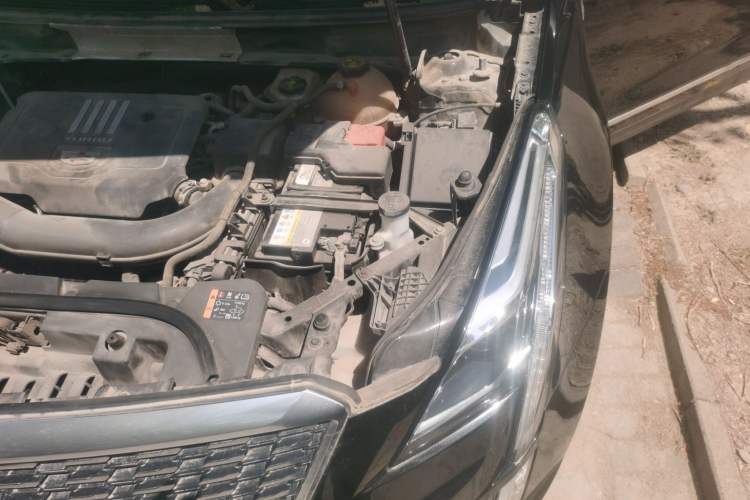 Used Cadillac XT5 2020 Revised Version 28T Tech Edition Engine Bay Left