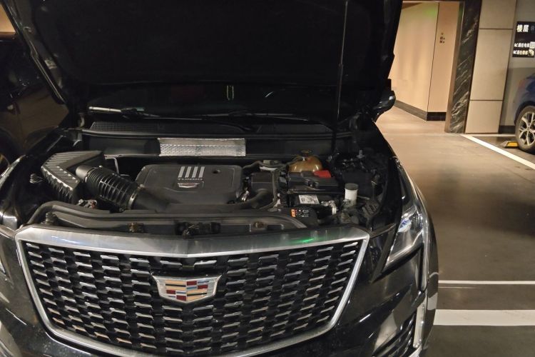 Used Cadillac XT5 2020 28T Luxury Version Engine Bay Left