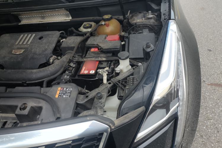 Used Cadillac XT5 2020 Revised Version 28T Luxury Edition Engine Bay Left