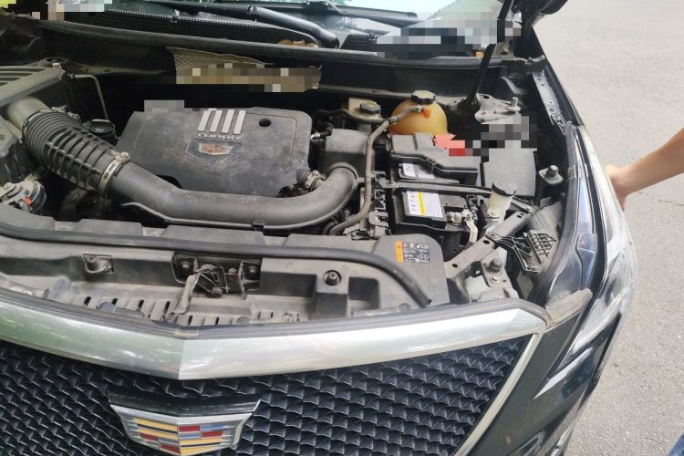 Used Cadillac XT5 2020 28T Luxury Version Engine Bay Left