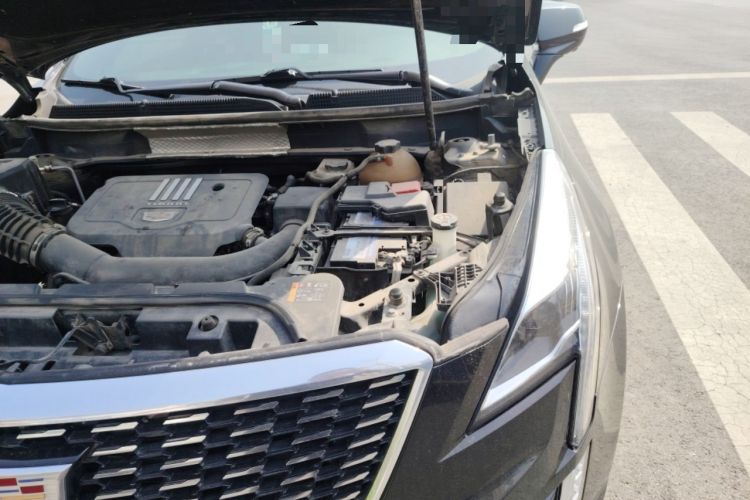 Used Cadillac XT5 2020 28T Luxury Version Engine Bay Left