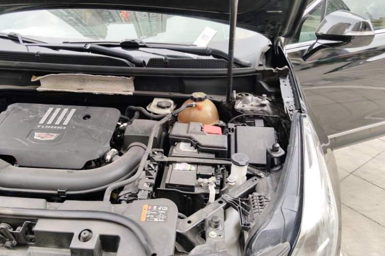 Used Cadillac XT5 2020 28T Luxury Version Engine Bay Left