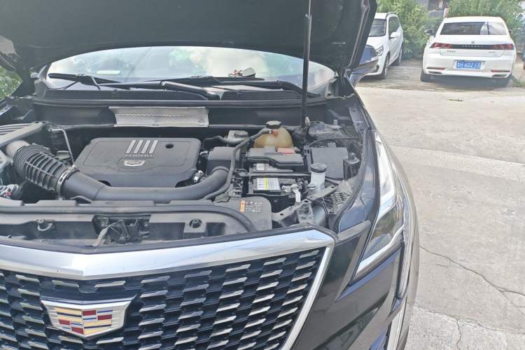 Used Cadillac XT5 2020 Revised Version 28T Luxury Edition Engine Bay Left