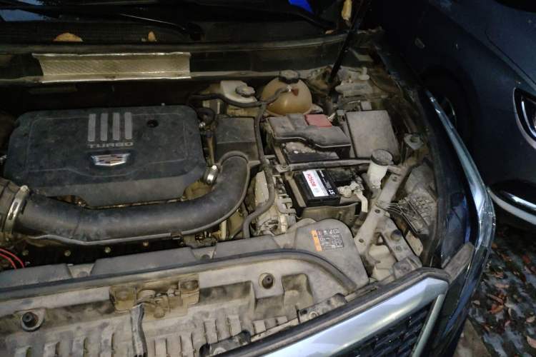 Used Cadillac XT5 2020 28T Luxury Version Engine Bay Left