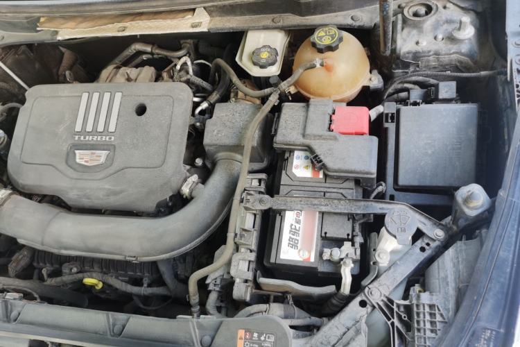 Used Cadillac XT5 2020 28T Four-Wheel Drive Tech Version Engine Bay Left