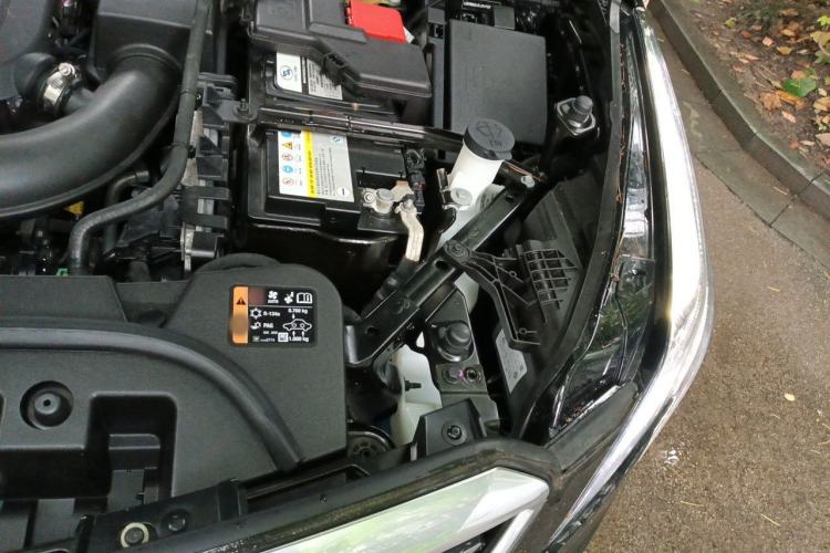Used Cadillac XT5 2020 28T Tech Edition Engine Bay Left