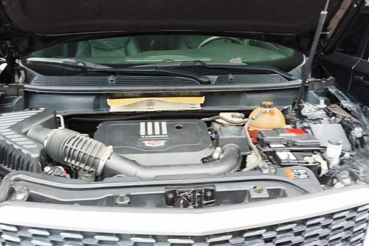 Used Cadillac XT5 2020 28T Luxury Version Engine Bay